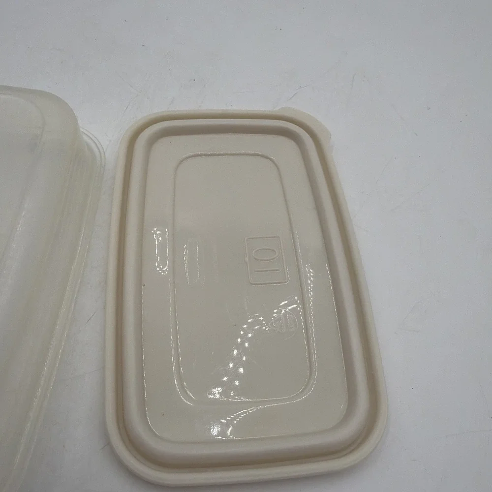 Vintage Rubbermaid Servin Saver Storage Container #10 12 Oz Almond Lid